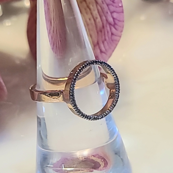 Monica Vinader Rose Gold Tone Blue Sapphire Circle Ring. New - Picture 6 of 6